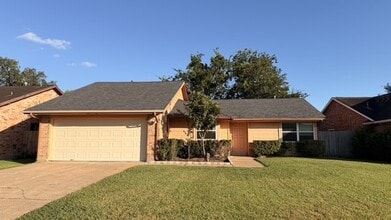 Building Photo - 14215 Royal Hill Dr