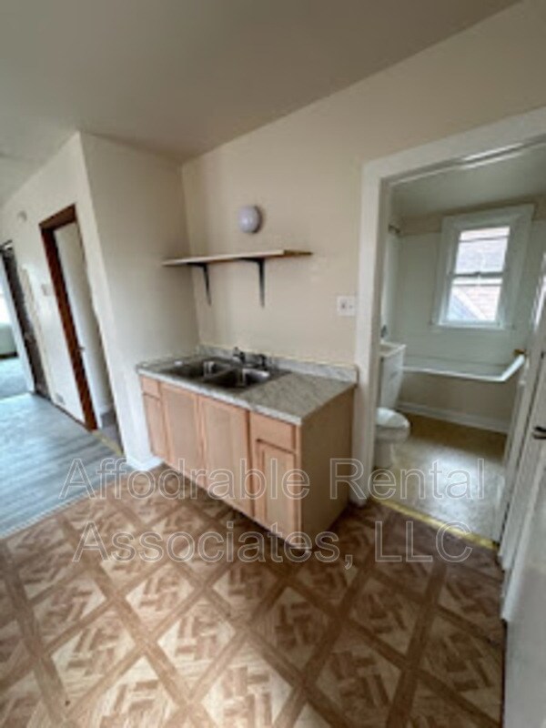 Primary Photo - 2432 S 35th St