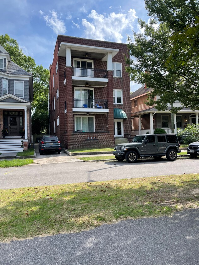 Primary Photo - 1025 Redgate Ave