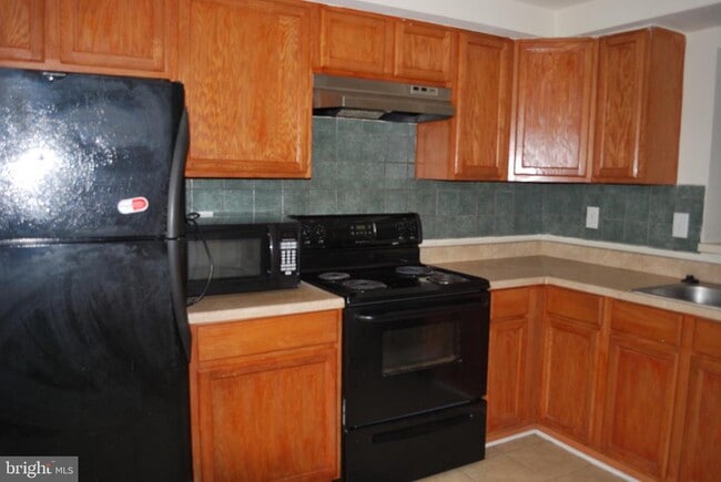 Foto del edificio - 4655 Whitaker Pl