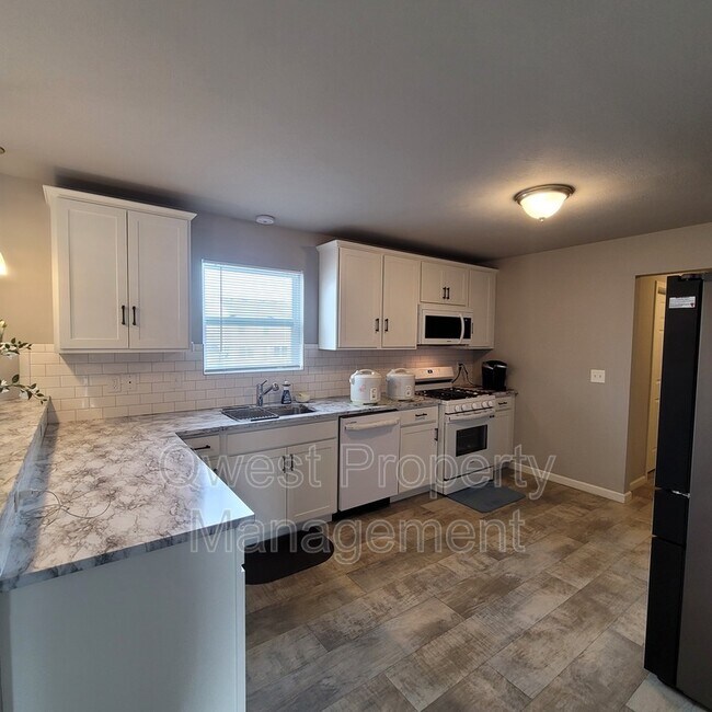 Building Photo - 5781 Kiverton Ridge Dr SE