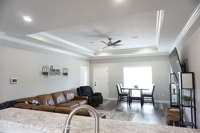 Building Photo - 4 br, 2 bath House - 8 Osprey Cove