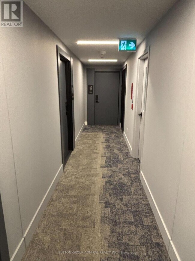 Photo du bâtiment - 4130 Parkside Village Dr