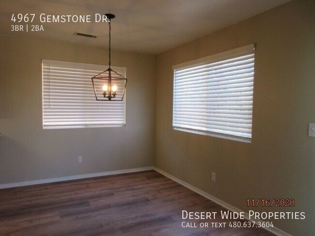 Foto del edificio - 4967 Gemstone Dr