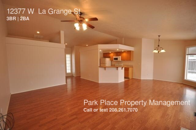Building Photo - 12377 W La Grange St