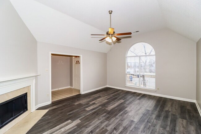 Building Photo - 65 Oakcourt Cove