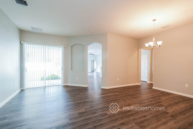 Foto del edificio - 5145 Alderbrook Pl