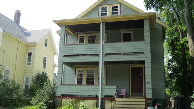 Building Photo - 41 Monument St