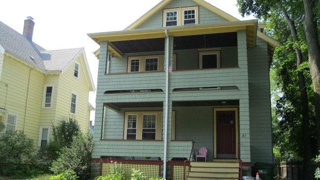 Building Photo - 41 Monument St