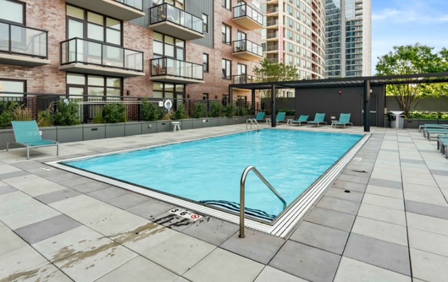 Building Photo - 706 S Sherman St