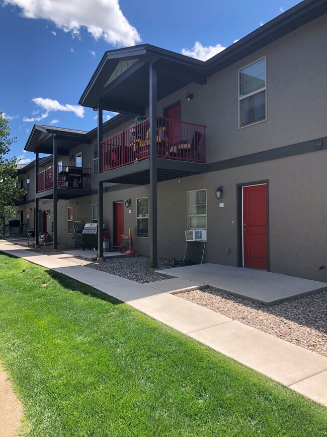 Red Table Apartments 765 Red Table Dr Gypsum, CO Apartments for