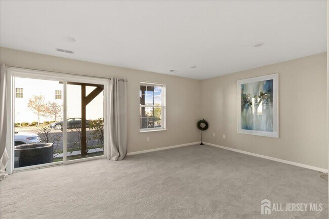 Foto del edificio - 905 Chalmers Ln