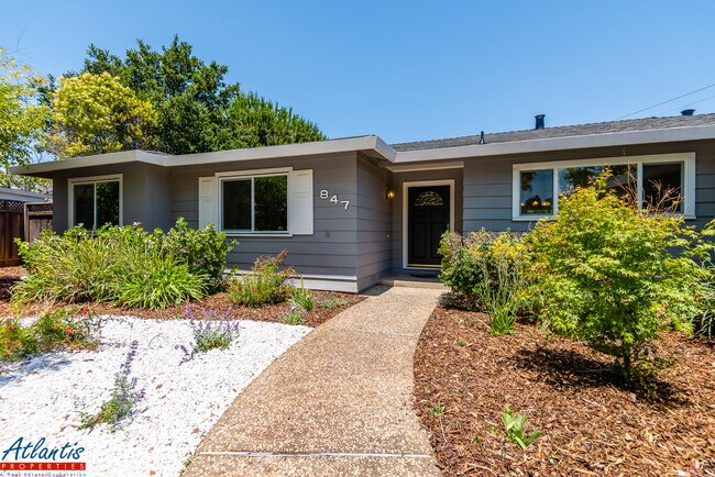 Building Photo - 847 Carnation Ct