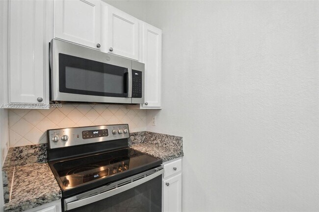 Foto del edificio - 6001 SW 70th St