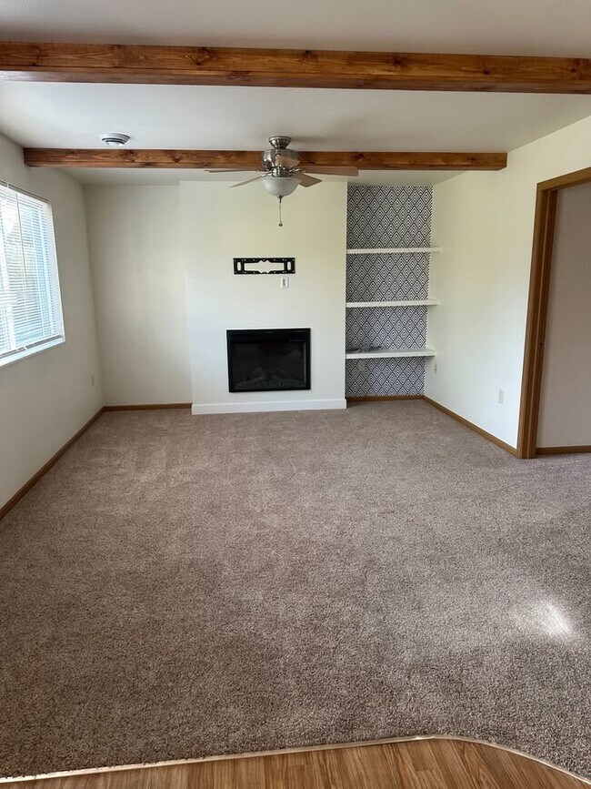 Foto del edificio - 2810 Willow Dr