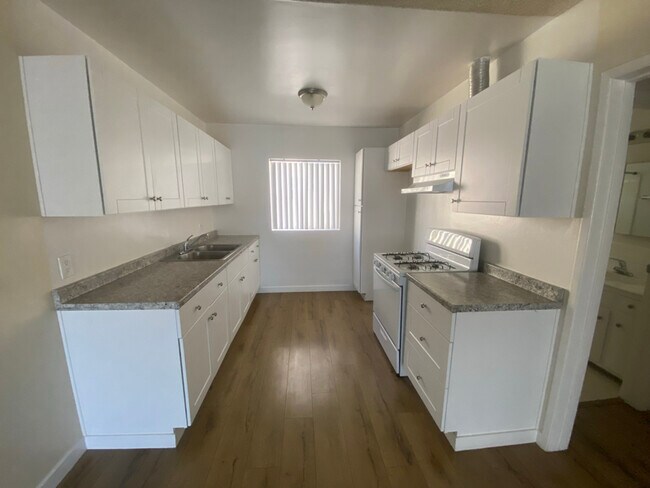 Foto del edificio - 8200 Owensmouth Ave