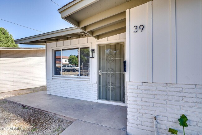 Foto del edificio - 39 W 9th Pl