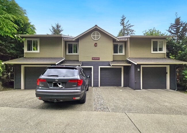 Building Photo - Spacious 3-Bed, 3-Bath Home with Lower Lev...