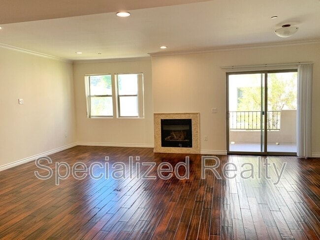 Building Photo - 10921 Whipple St