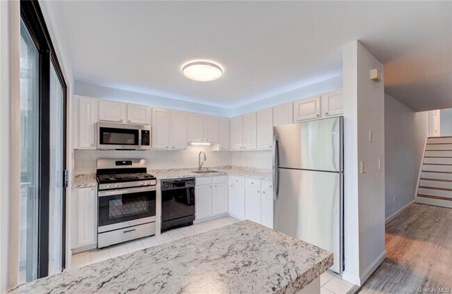 Building Photo - 59 Bramley Ct