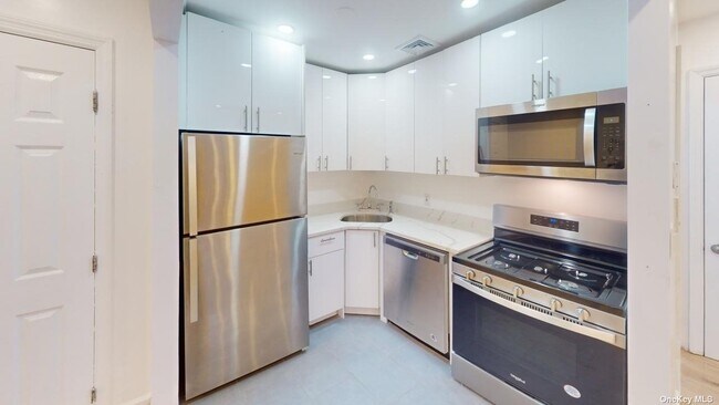 Foto del edificio - 141-21 85th Rd