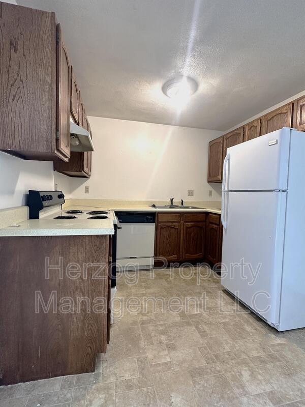 1109 Lark St Unit Apt 202, Alexandria, MN 56308 Condo for Rent in