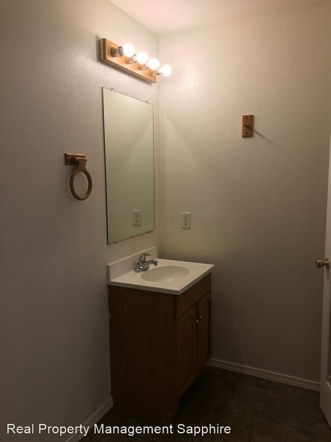 Building Photo - 2 br, 2 bath House - 4141 Grizzly Way