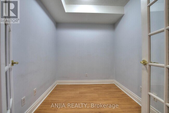 Photo du bâtiment - 10 Northtown Way