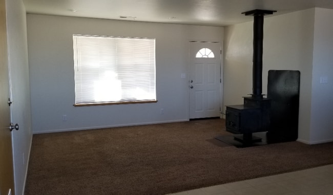 Building Photo - 459-900-900 Ponderosa Blvd