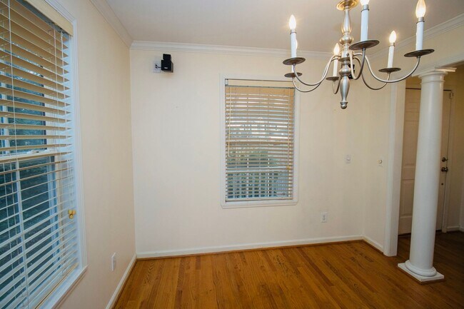 Foto del edificio - Charming 3 Bedroom, 2 Bathroom in Rosewood...
