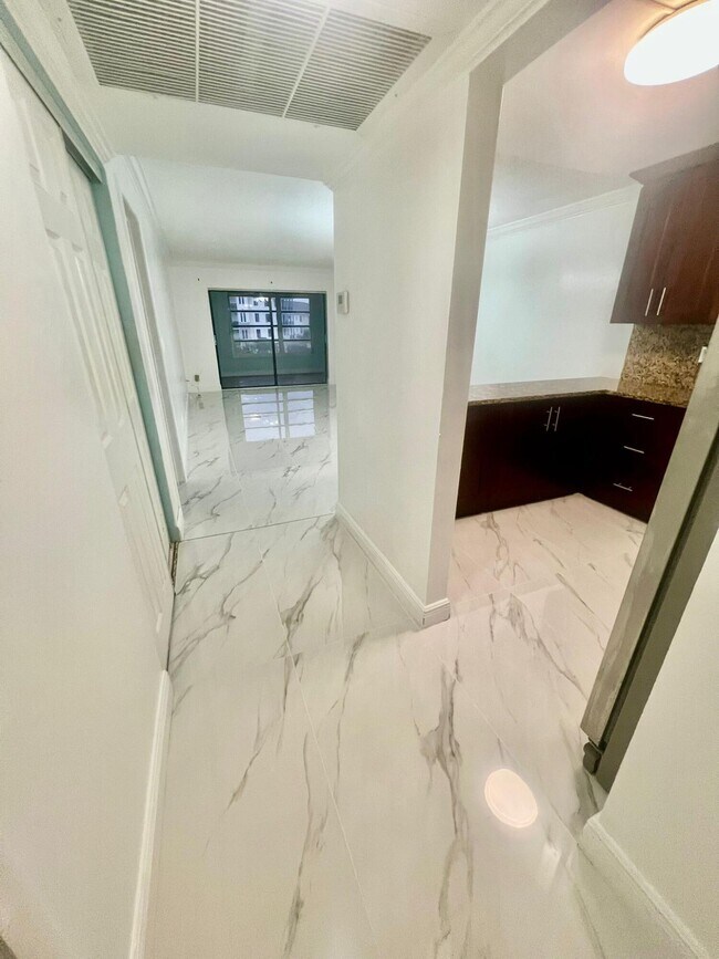 Foto del edificio - 9355 SW 8th St