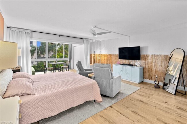 Foto del edificio - 377 Vanderbilt Beach Rd