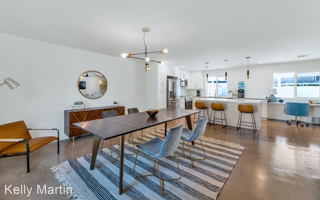 Foto del edificio - 3 br, 2 bath House - 1511 E. Edgewater Dr.