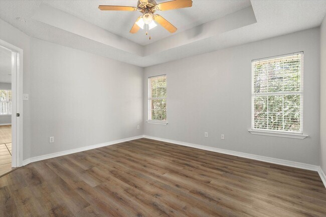 Building Photo - Updated 4-Bedroom Home with Fenced Yard, 2...