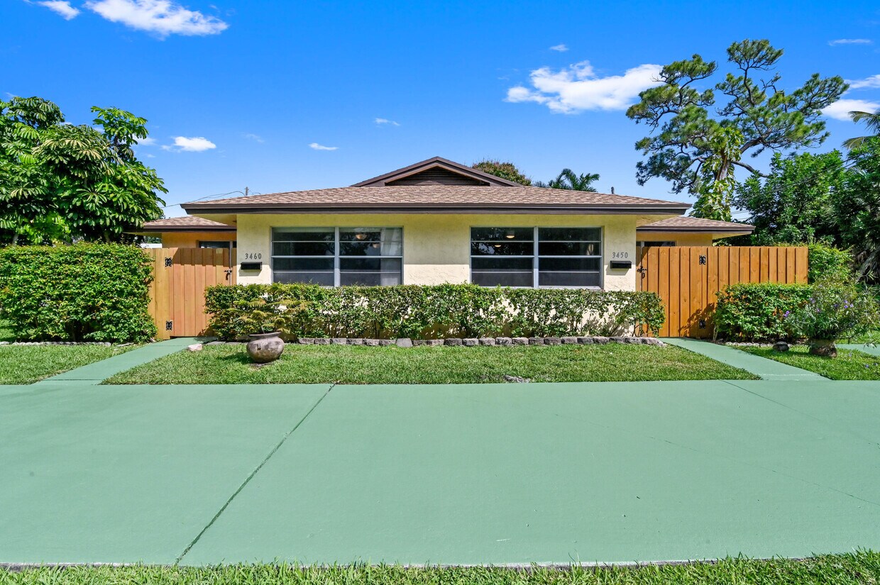 Foto principal - 3460 NE 13th Ave