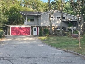 Building Photo - 191 Samoset St