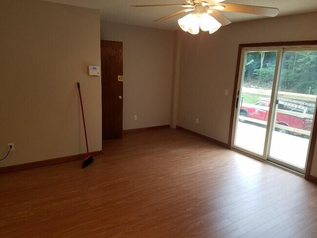 Building Photo - 12 Beacon St