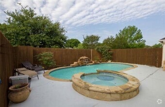 Building Photo - 10409 Forrest Dr