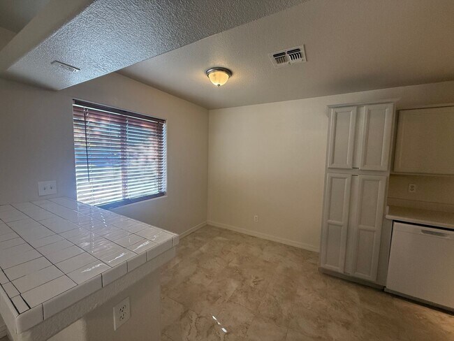 Foto del edificio - 3 Bedroom 2 Bathroom Home