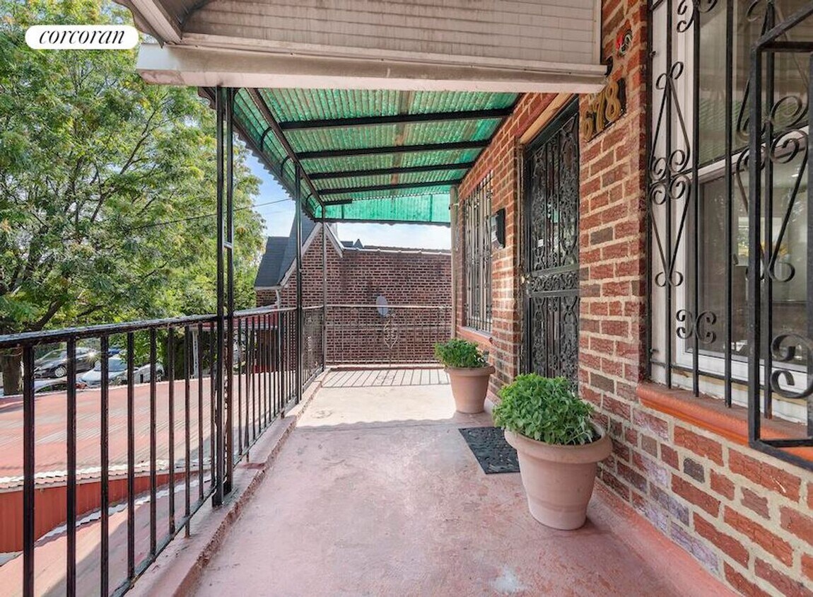 Foto del edificio - 678 Midwood St