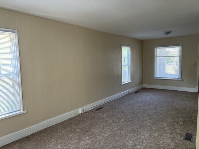 Foto del edificio - 3022 N Thomas Ave