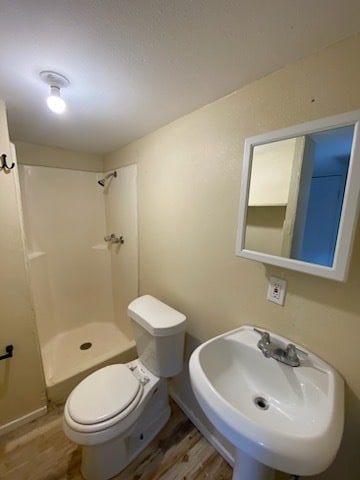 Restroom - 2241 Gumwood Ave