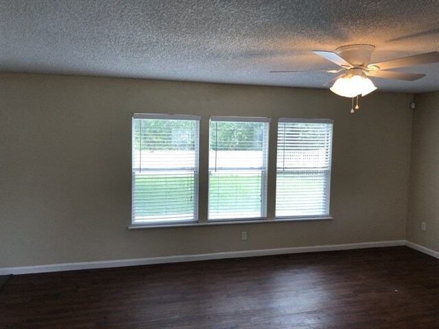 Building Photo - 1236 Spring Creek