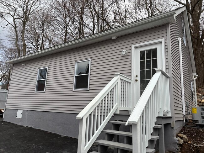 Building Photo - 25 Beech St