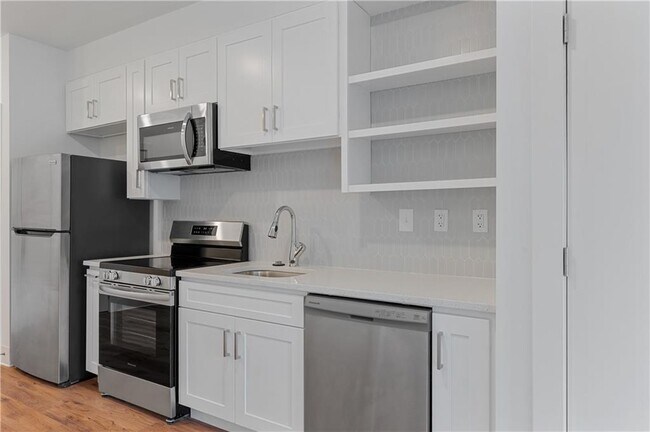 Foto del edificio - 456 Flat Shoals Ave SE