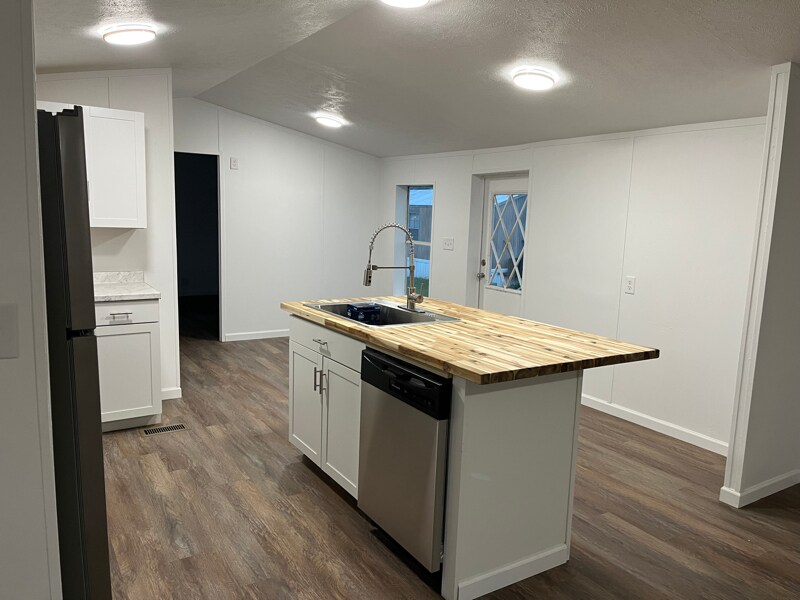 Foto principal - 4400 Gibson St
