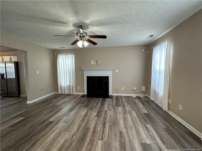 Foto del edificio - 2120 St Nicholas Dr