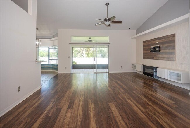 Building Photo - 1226 Brentwood Dr