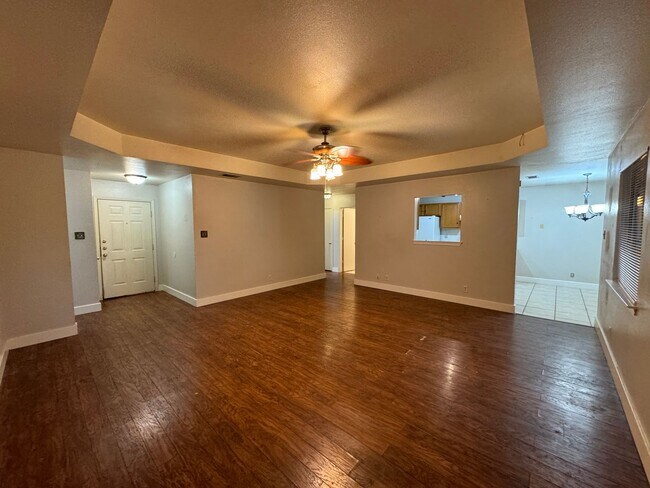 Building Photo - 2904 Blue Ridge Dr