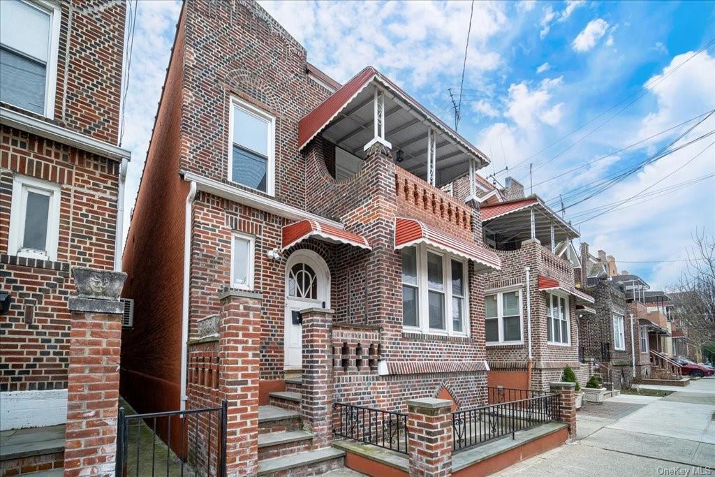 Primary Photo - 1012 Van Nest Ave